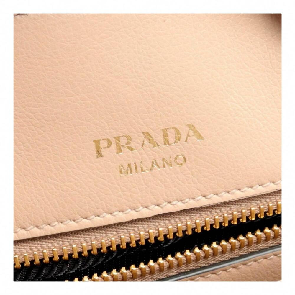 NEW PRADA women's embossed logo soft leather handbag shopper tote in cammeo beig - Picture 5 of 6